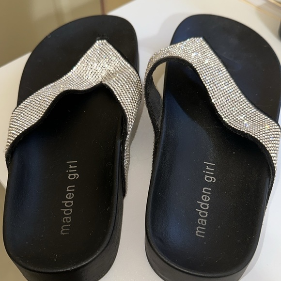 GREAT CONDITION Rhinestone Platform Flip Flops - Picture 3 of 5